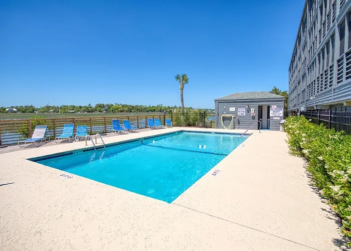 Bella Vista: Marshfront Condo 1 Block To The Beach. Pool & Hot Tub-1St Floor